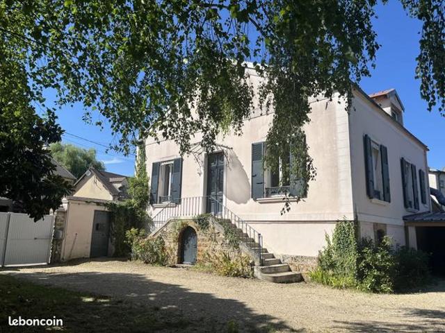 Maison 8 pièces 151 m²