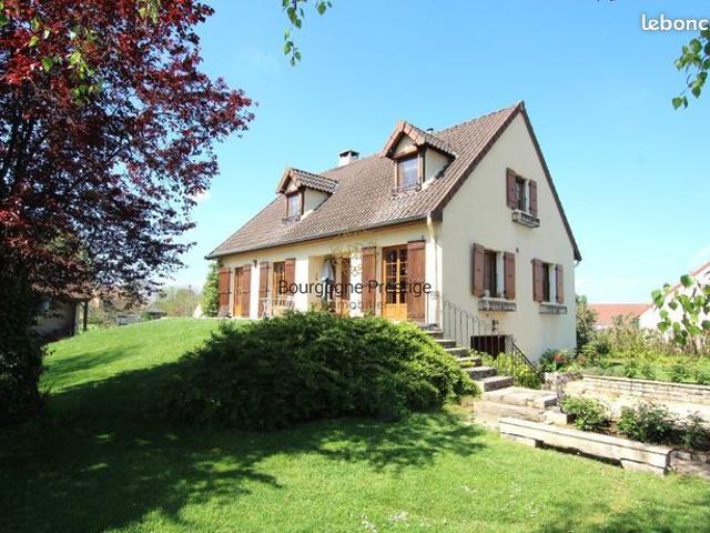 Maison 8 pièces 151 m²
