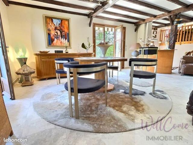 Maison 8 pièces 151 m²