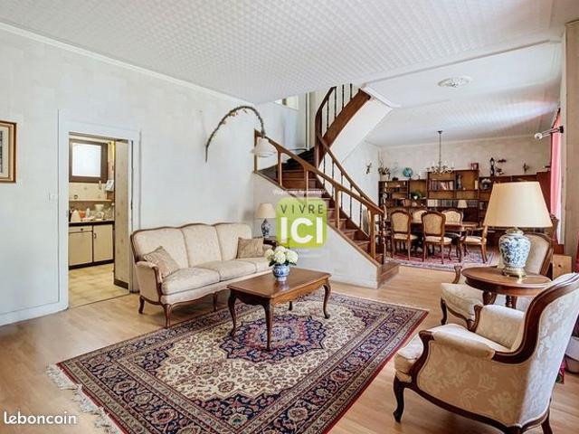 Maison 8 pièces 151 m²