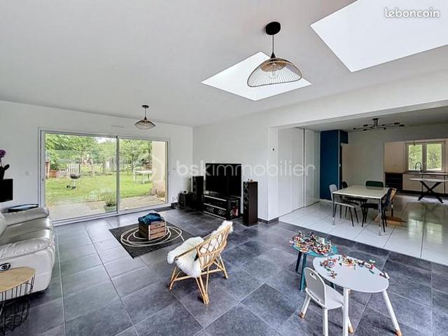 Maison 8 pièces 151 m²
