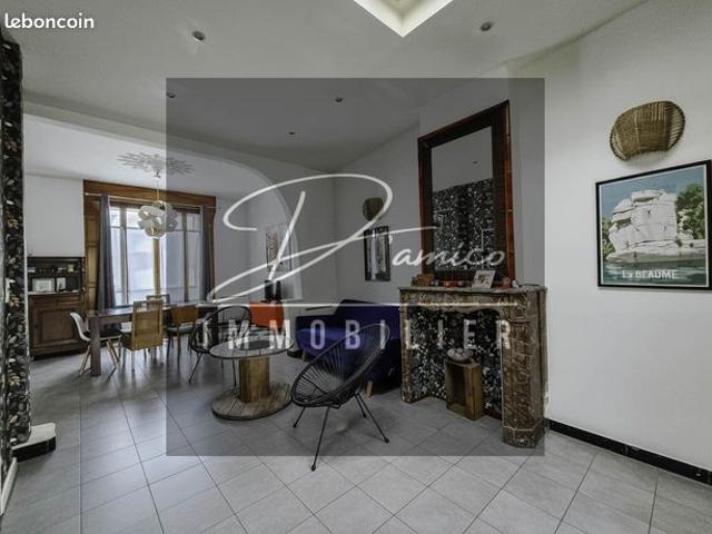 Maison 8 pièces 164 m²