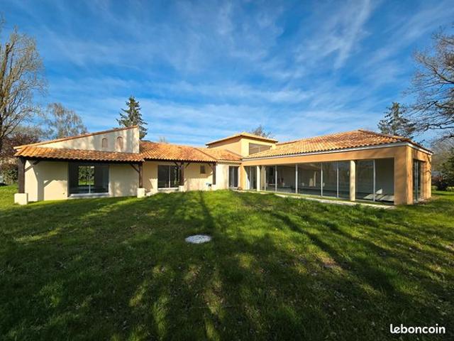 Maison 8 pièces 164 m²