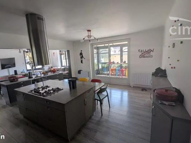 Maison 8 pièces 164 m²