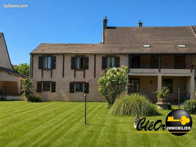 Maison 8 pièces 164 m²