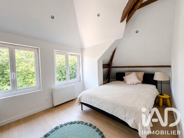 Maison 8 pièces, 164 m² à louer à La Celle Saint Cloud 78170