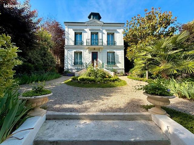 Maison 8 pièces 165 m²
