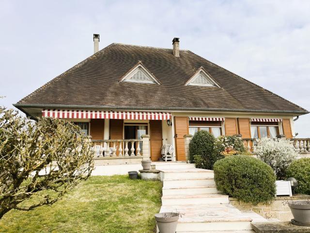 Maison 8 pièces 195 m²