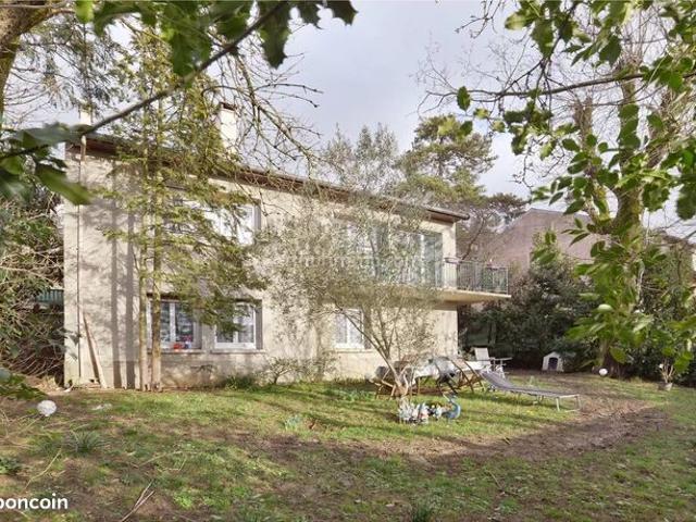 Maison 8 pièces 165 m²