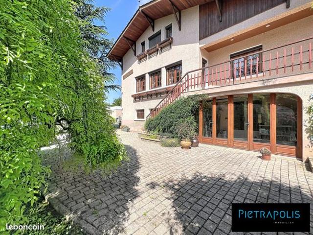 Maison 8 pièces 165 m²