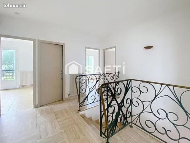 Maison 8 pièces 165 m²