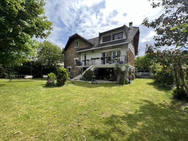 Maison 8 pièces 165 m²