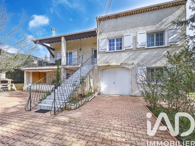 Maison 8 pièces 166 m²