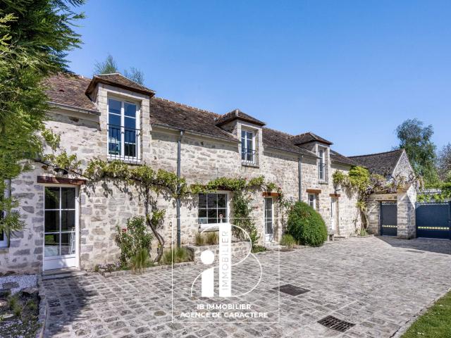 Maison 8 pièces 237 m²