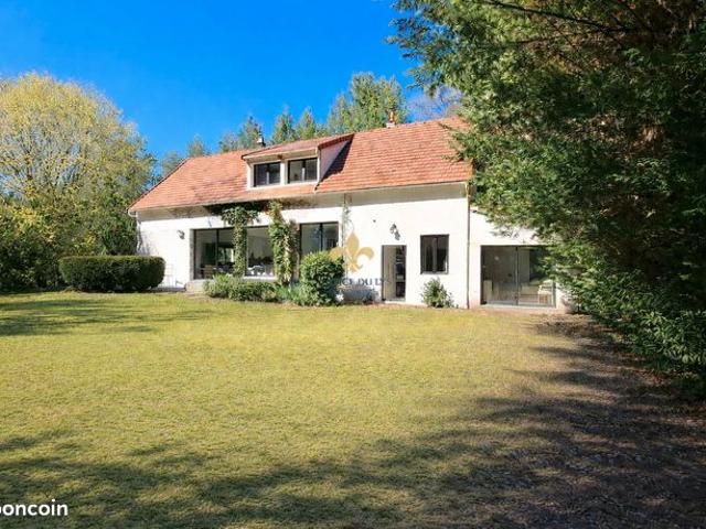 Maison 8 pièces 167 m²