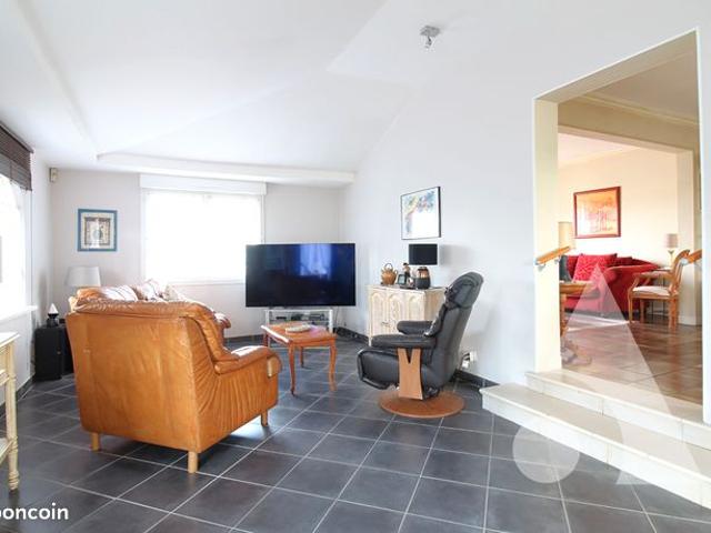 Maison 8 pièces 167 m²