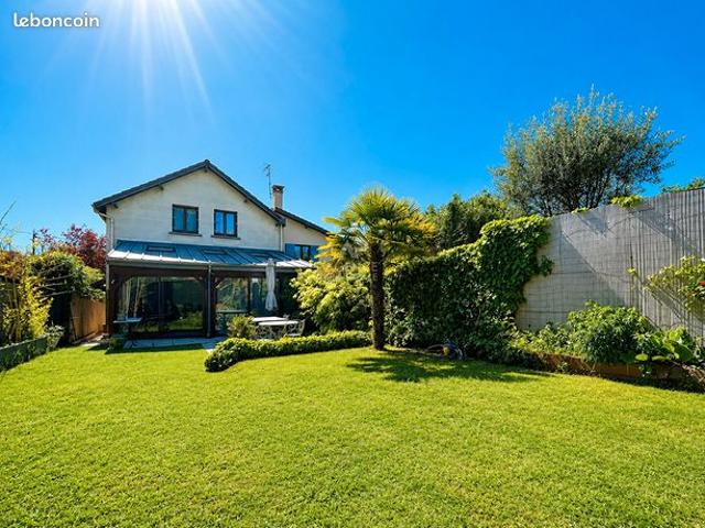 Maison 8 pièces 160 m²
