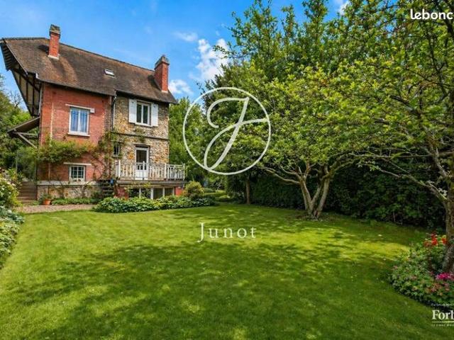 Maison 8 pièces 160 m²