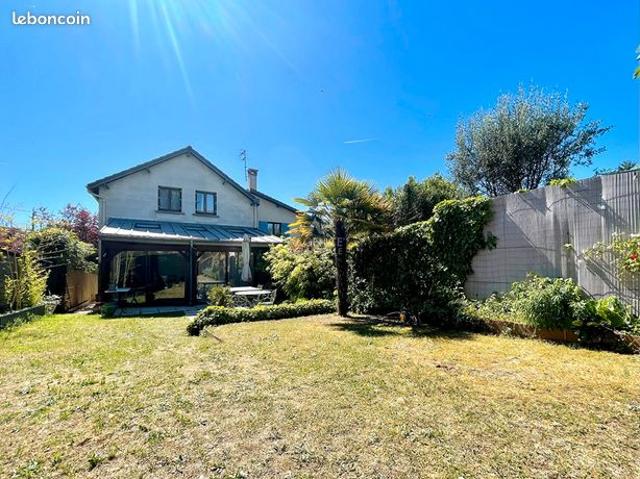 Maison 8 pièces 160 m²
