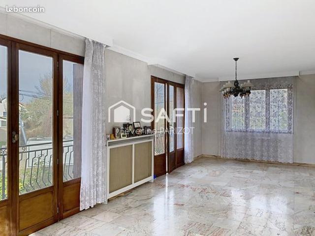 Maison 8 pièces 160 m²