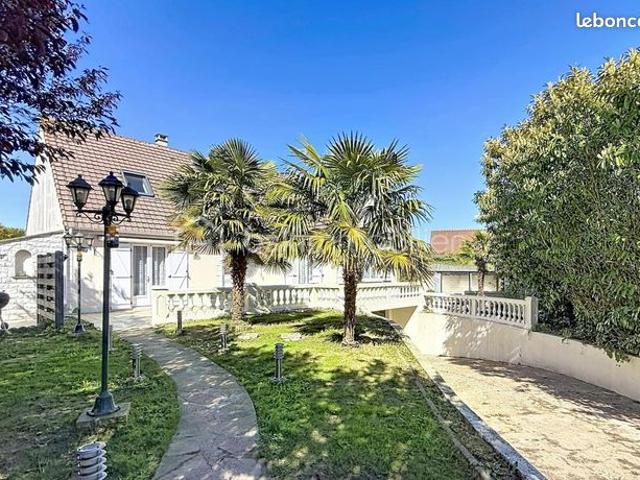 Maison 8 pièces 160 m²