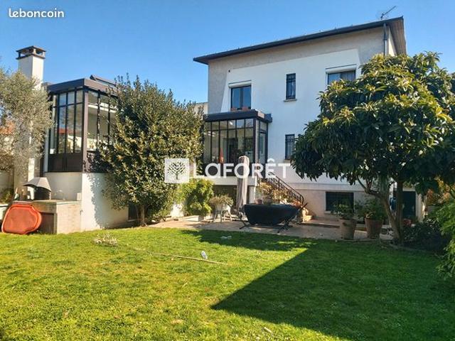 Maison 8 pièces 160 m²