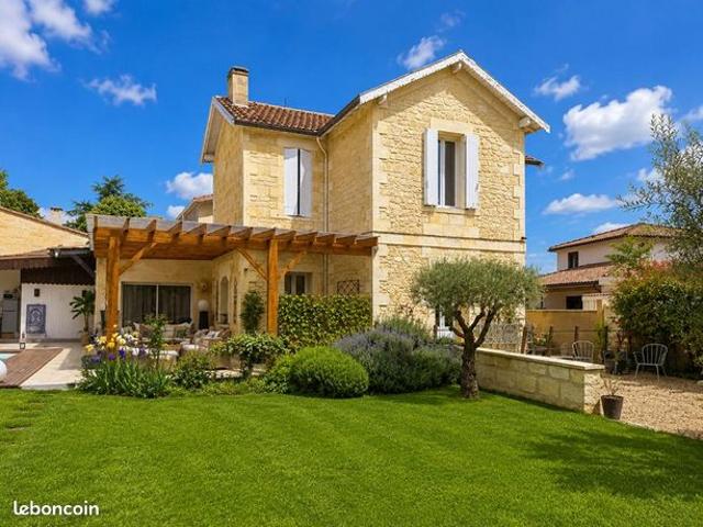 Maison 8 pièces 160 m²