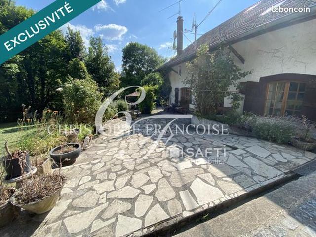 Maison 8 pièces 160 m²