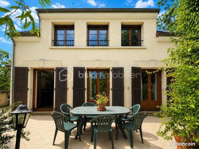 Maison 8 pièces 160 m²