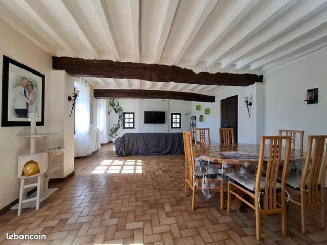 Maison 8 pièces 161 m²