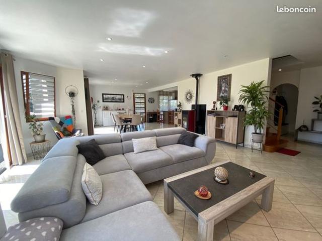 Maison 8 pièces 161 m²