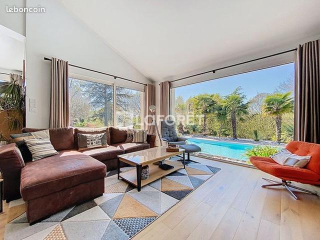 Maison 8 pièces 161 m²