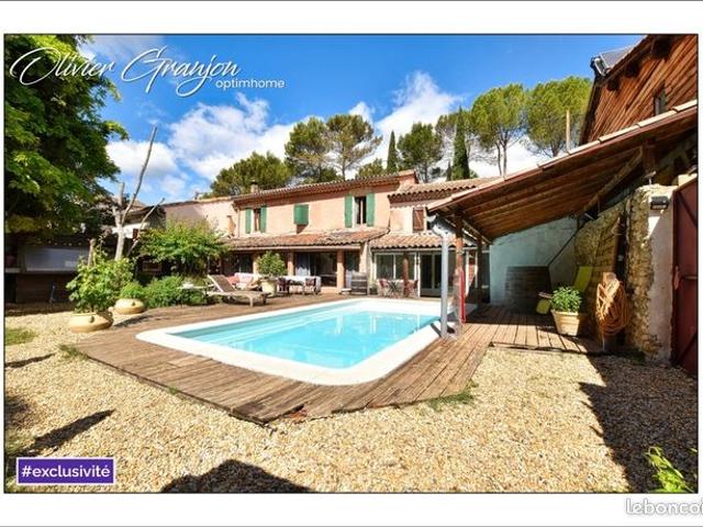 Maison 8 pièces 161 m²