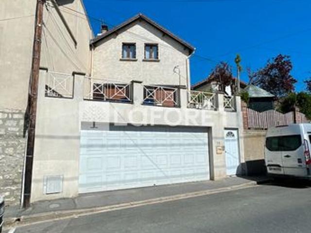 Maison 8 pièces 161 m²