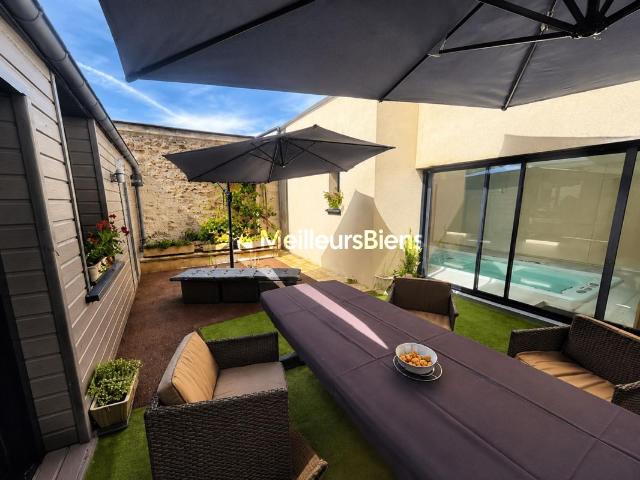 Maison 8 pièces 161 m² à Alençon, 5 chambres, swiming pool et garage