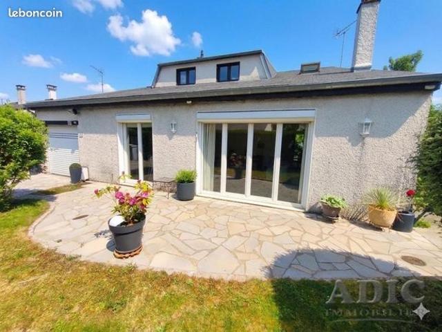 Maison 8 pièces 162 m²