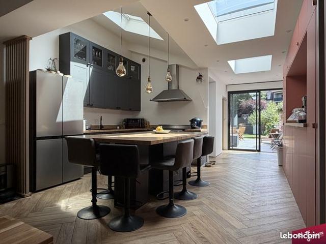 Maison 8 pièces 162 m²
