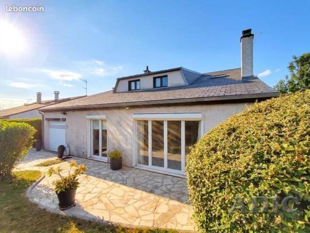 Maison 8 pièces 162 m²