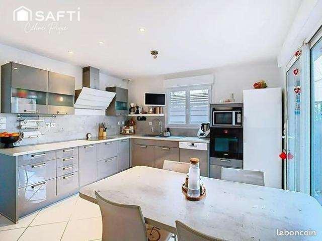 Maison 8 pièces 162 m²