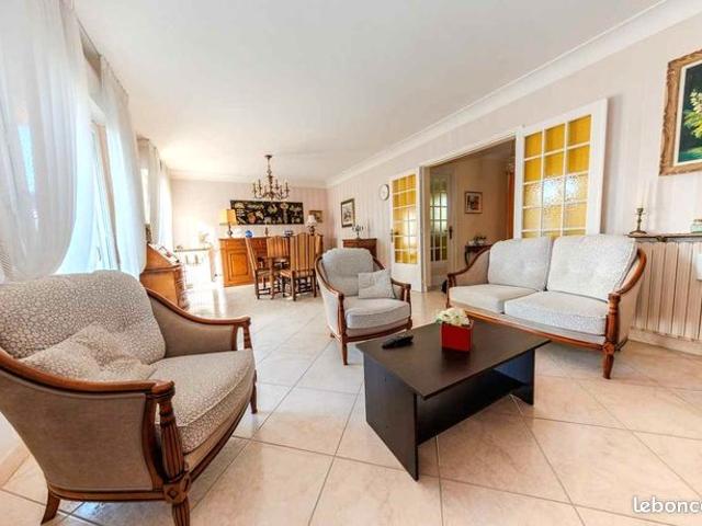 Maison 8 pièces 162 m²