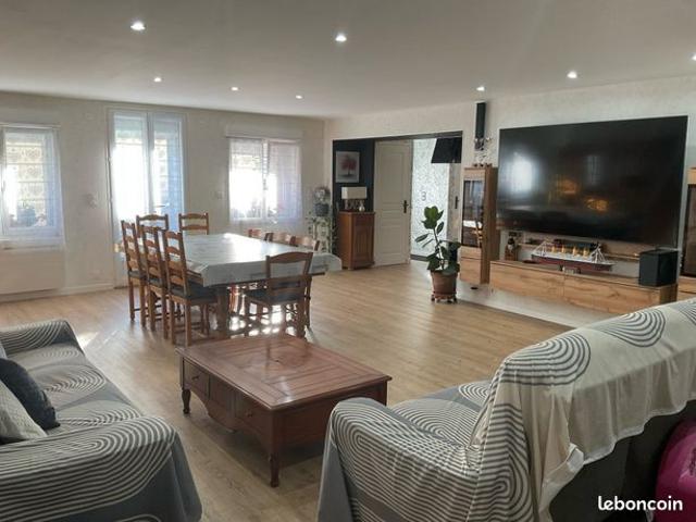 Maison 8 pièces 162 m²
