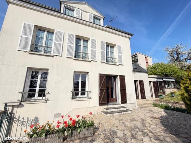 Maison 8 pièces 163 m²