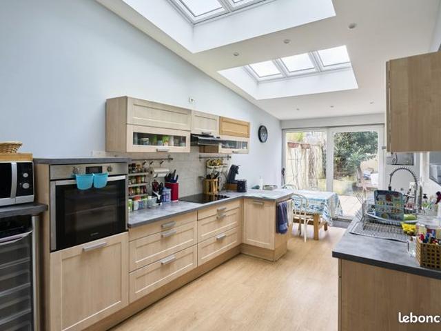 Maison 8 pièces 163 m²
