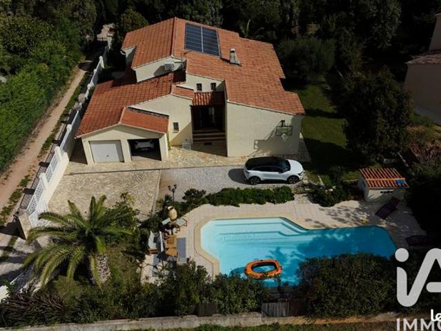 Maison 8 pièces 210 m²
