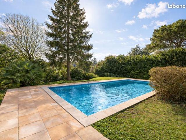 Maison 8 pièces 163 m²