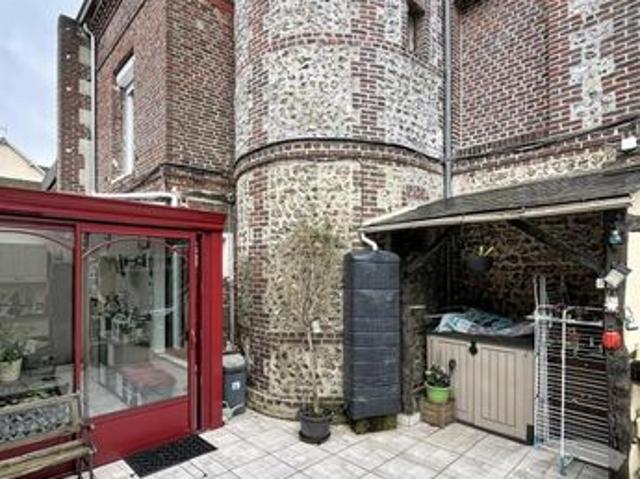 Maison 8 pièces 163 m²
