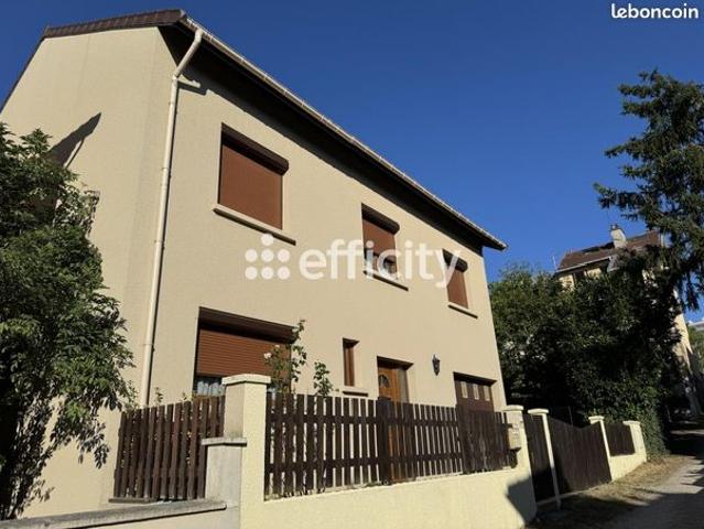 Maison 8 pièces 163 m²