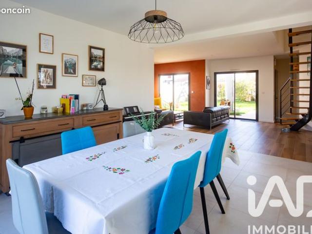 Maison 8 pièces 174 m²