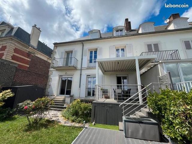 Maison 8 pièces 174 m²