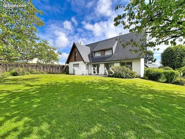 Maison 8 pièces 174 m²